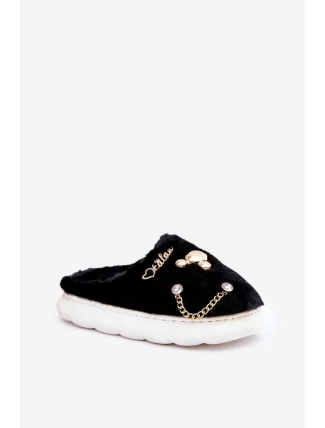Chlupaté Pantofle S Přívěsky Černé Ivelfedi