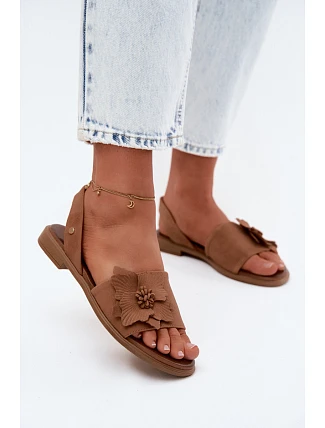 Kožené semišové sandály na nízkém podpatku s ozdobným květem Zazoo 407471 hnědé