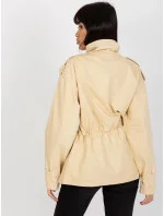 Béžová dámská bunda pro přechodné období s vysokým stojáčkem (MC142) Béžová dámská bunda pro přechodné období s vysokým stojáčkem (MC142)