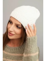 Dámská zimní čepice s vlnou ecru Dámská zimní čepice s vlnou ecru
