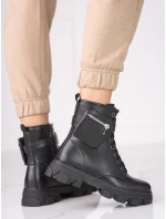 Jedinečné  kotníčkové boty dámské černé na plochém podpatku