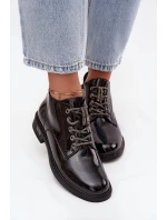 Lakované kožené dámské botky D&A – černé