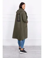 Kaki bunda s kapucí nadměrné velikosti