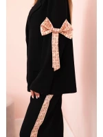 Dámský komplet s viskózou – sako s klopami a kalhoty s lampasem černý