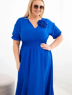 Dámské plus size šaty s výstřihem do V a s nařaseným pasem chrpové