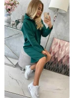 Šaty s kapucí a bočním rozparkem tmavě zelené