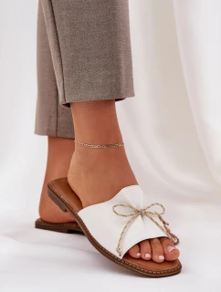 Pantofle Na Plochém Podpatku S Ozdobnou Mašlí Bílé Deonelis