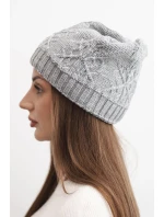 Dámská zimní čepice s vlnou a ozdobným pletením s perličkami K470 světlá šedá