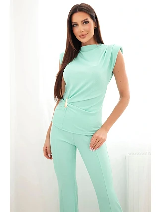 Dámský komplet s nařasenou halenkou a širokými kalhotami mentolový