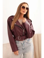 Dámská krátká bunda z eko kůže s páskem a límcem bordová