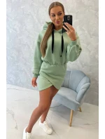 Zateplené šaty s obálkovým dnem tmavě mátové barvy Zateplené šaty s obálkovým dnem tmavě mátové barvy