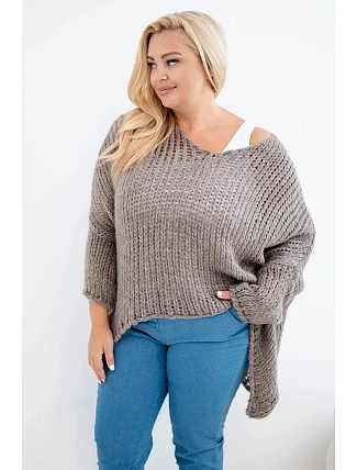 Dámský svetr oversized s výstřihem do V a delším zadním dílem průřezový fango