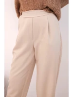 Dámské kalhoty s vysokým pasem a sklady béžové Dámské kalhoty s vysokým pasem a sklady béžové