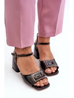 Elegantní lakované sandály na podpatku s ozdobou Černé D&A MR38-202