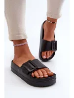 Dámské pěnové pantofle na platformě s přezkou Big Star - černá Dámské pěnové pantofle na platformě s přezkou Big Star - černá