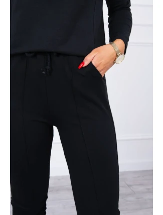 Sada s knoflíkovým výstřihem černé barvy Sada s knoflíkovým výstřihem černé barvy