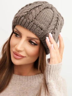 Dámská zimní čepice z vlny s copánkovým vzorem K452 mocca