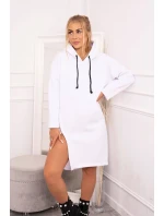 Šaty s kapucí a bočním rozparkem bílé Šaty s kapucí a bočním rozparkem bílé