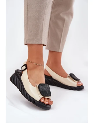 Kožené Lakované Dámské Sandály Na Klínu s Ozdobou Artiker Béžové 56C1567