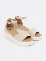 Pohodlné dámské sandály Jasnobeżowy na klínku Pohodlné dámské sandály Jasnobeżowy na klínku