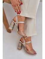 Kožené elegantní sandály na podpatku tmavě béžové Laura Messi 2136