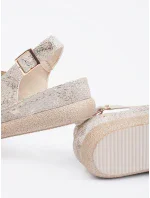 Výborné dámské  sandály Taupe na plochém podpatku