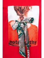 Pozoruhodná červená halenka s 3D grafikou Pozoruhodná červená halenka s 3D grafikou