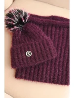 Dámská zimní souprava s bambulí a šál plumová