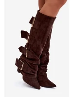 Dámské kozačky na sloupku a zlatými přezkami – čokoládové Isavelle