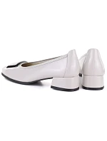 Kožené lodičky na nízkém podpatku šedé Vinceza 18129