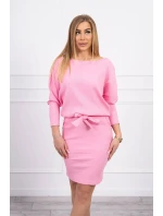 Sukienka wiązana w talii jasno różowa