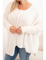 Dámský svetr Plus Size z akrylu s volným střihem a rukávem 3/4 ecru Dámský svetr Plus Size z akrylu s volným střihem a rukávem 3/4 ecru