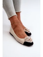 Dámské baleríny z ekologické kůže s ozdobným detailem béžové Divinella Dámské baleríny z ekologické kůže s ozdobným detailem béžové Divinella