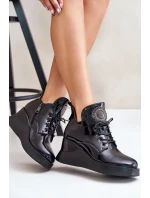 Dámské lakované kotníkové boty na klínku zateplené Vinceza černé Dámské lakované kotníkové boty na klínku zateplené Vinceza černé