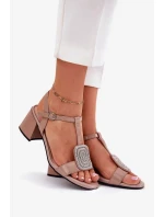 Dámské lakované kožené sandály na sloupku s ozdobou - béžové Vinceza