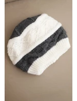 Dámská zimní čepice vlněná s ozdobným pletením K446 bílá + grafitová