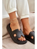 Pěnové Pantofle S Výřezy Černé Neladith Pěnové Pantofle S Výřezy Černé Neladith