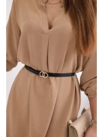 Šaty s delšími zády a pásem béžová