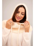 Dámská čepice s kapucí a pleteným uzlem ecru
