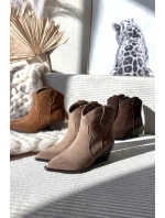 Dámské kovbojské kotníkové boty z přírodní velurové kůže Beretta – čokoládové Dámské kovbojské kotníkové boty z přírodní velurové kůže Beretta – čokoládové