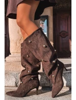 Vklouznuté dámské kozačky na jehlovém podpatku se zlatými ozdobami hnědé Thaliane