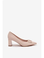 Dámské lodičky na širokém podpatku s ozdobnou sponou Seriva – béžové Dámské lodičky na širokém podpatku s ozdobnou sponou Seriva – béžové