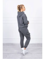 Zateplená souprava s ozdobnou kapsou grafitová melanž Zateplená souprava s ozdobnou kapsou grafitová melanž