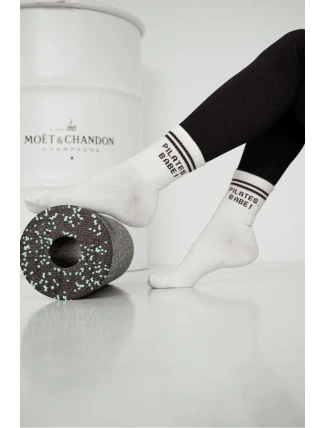 Dámské ponožky s hnědým nápisem PILATES BABE Ecru