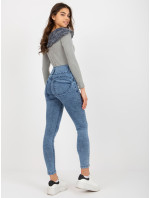 Modré džíny s vysokým pasem