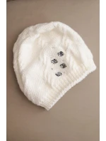 Dámská zimní čepice z vlny s ozdobnými aplikacemi K468 bílá