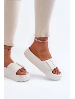 Dámské Pěnové Žabky Na Platformě S Sponou Big Star NN274A661 Bílé Dámské Pěnové Žabky Na Platformě S Sponou Big Star NN274A661 Bílé