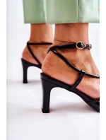 Klasické lakované sandály na podpatku černé Milani