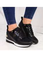 Dámské sportovní boty na platformě EVE274A / 21PB35-4001 Černá s bílou - eVento Dámské sportovní boty na platformě EVE274A / 21PB35-4001 Černá s bílou - eVento