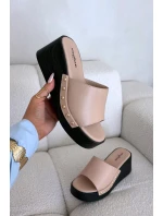 Dámské nazouváky na platformě se zlatými cvoky Béžové Arionne